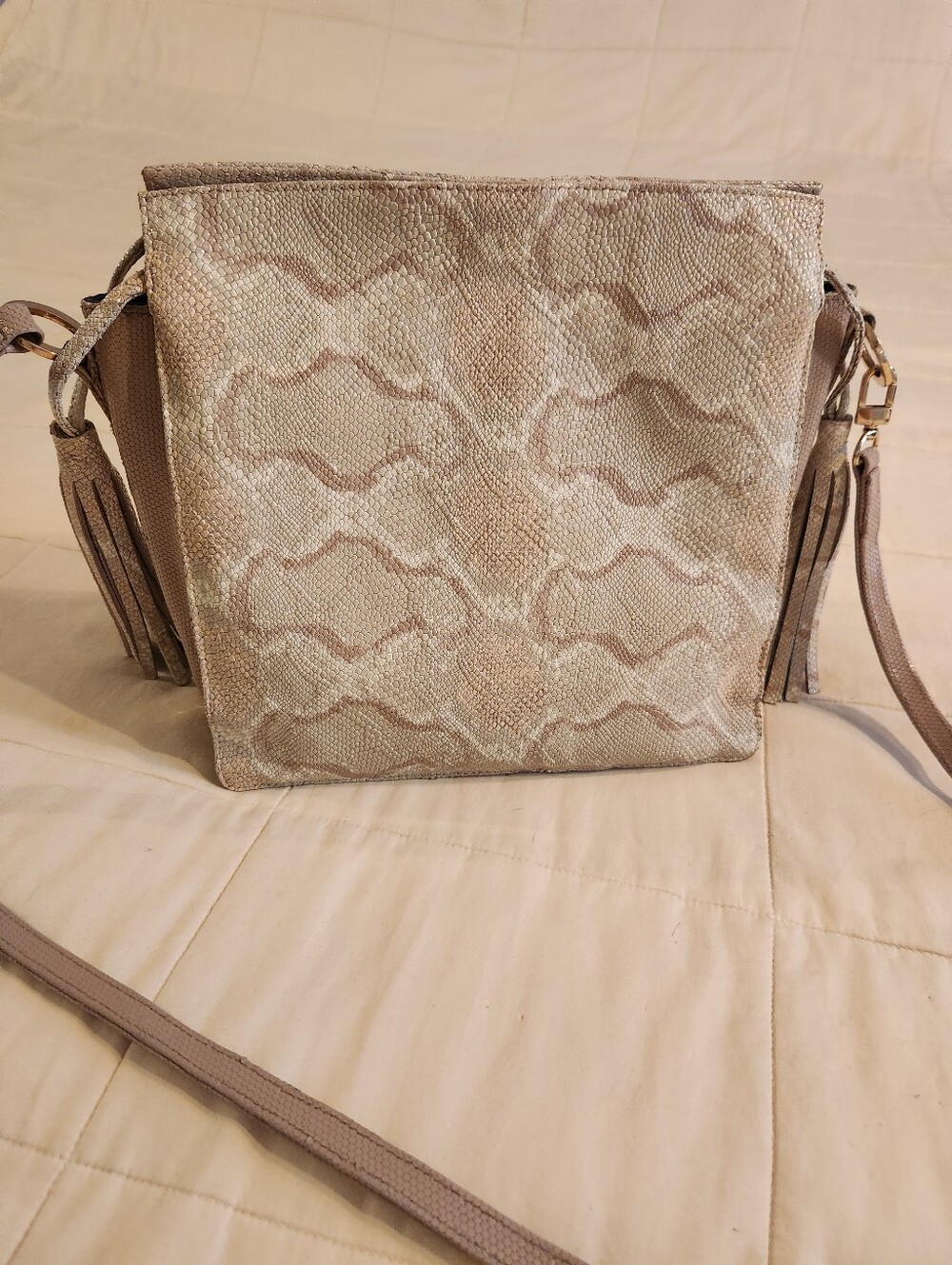 Kelly Wynne Handbag, Sidekick Satchel Snakeskin Embossed Leather Crossbody READ